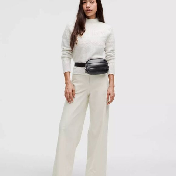 Lululemon Everywhere Belt Bag 1L Wunder Puff in Black, BNWT - Picture 2 of 7